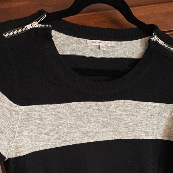 Gap black and gray stripes sweater dress - Picture 1 of 3